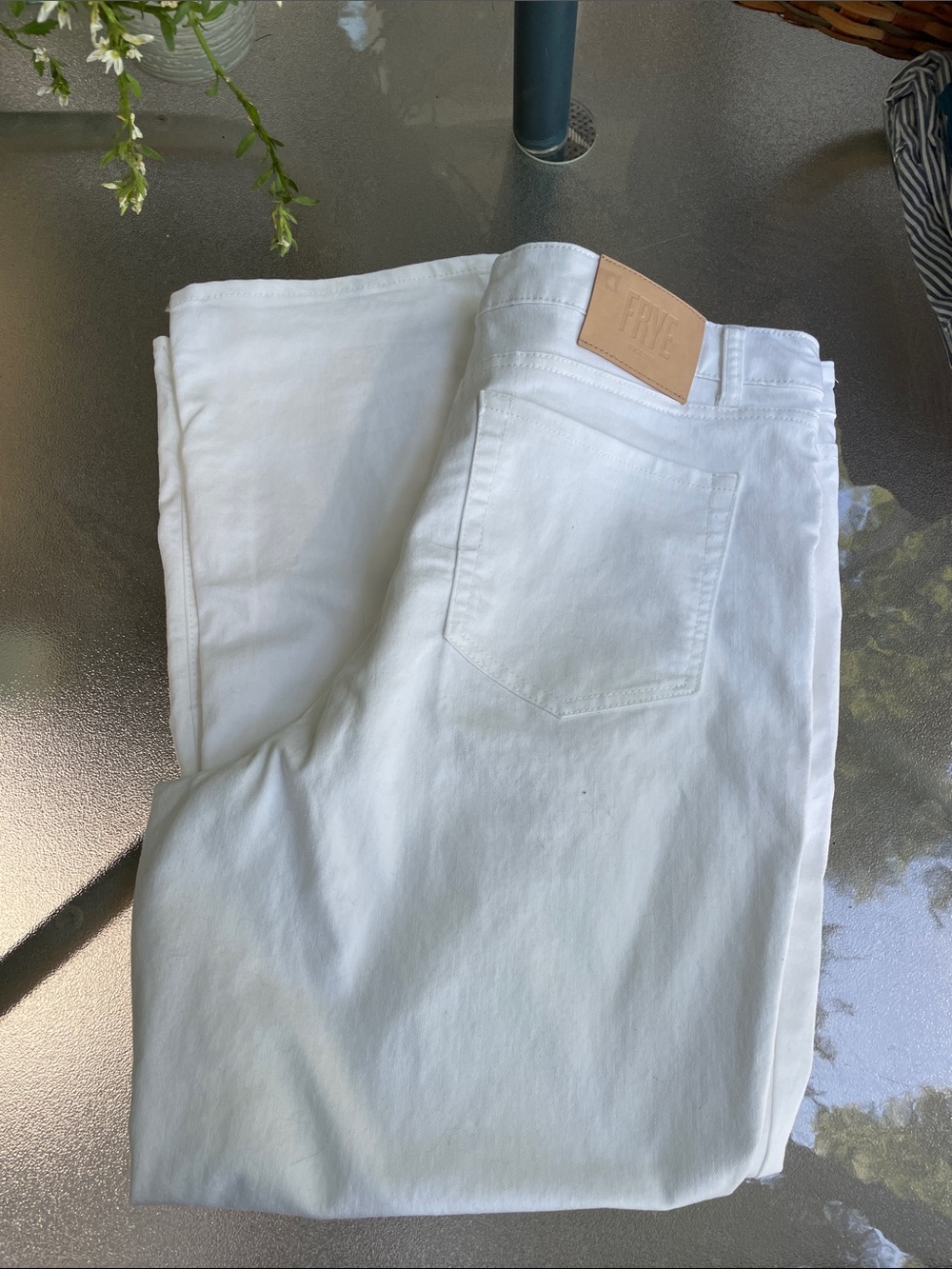 Frye women’s White Jeans - Classic Straight Fit